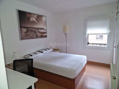 Alquiler piso en avenida de alberto alcocer piso con 2 habitaciones amueblado con ascensor y aire acondicionado en Madrid