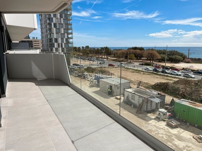 Alquiler piso en carrer vicens vives piso de obra nueva situado en primera línea de mar en Mataró