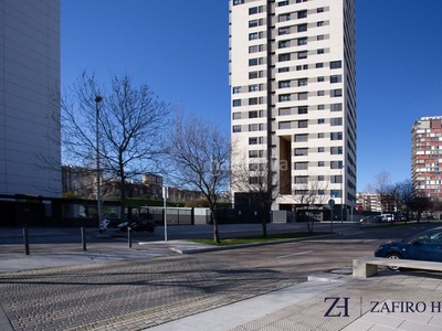 Alquiler piso impresionantes vistas en urb. privada en manoteras en Madrid