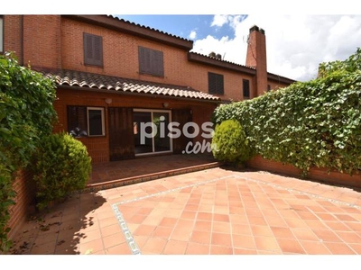 Casa adosada en alquiler en Los Molinos