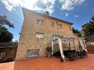 Casa en ronda del montmany fontpineda espectacular casa con piscina en Pallejà