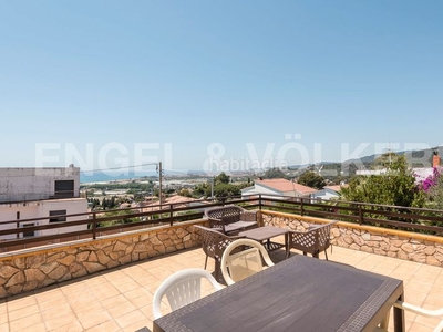 Casa fantástica casa con piscina y vistas al mar en Santa Susanna