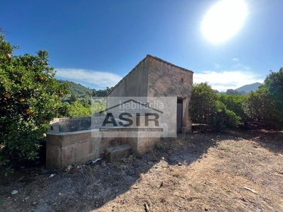 Chalet posibilidad de construir vivienda mucho más grande debido a la cantidad de metros de la parcela!!
casa de campo con piscina con unas excelentes vistas en zona murta a 10 minutos , con una superficie construida de 31 m2 de vivienda + aparte pis en Alzira