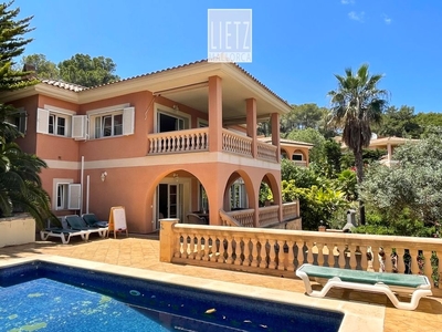 El Camp De Mar villa en venta