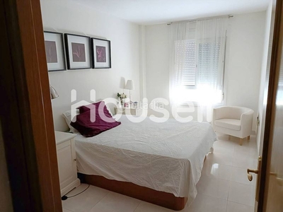 Piso con 2 habitaciones amueblado con ascensor, parking, piscina y aire acondicionado en Málaga