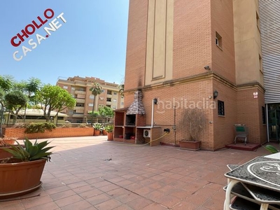 Piso con 4 habitaciones amueblado con ascensor, parking, calefacción y aire acondicionado en Torremolinos