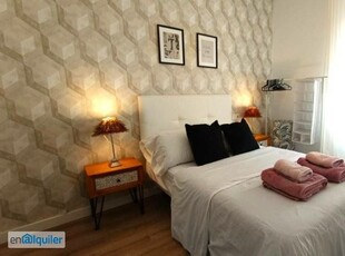 Apartamento de 3 dormitorios en alquiler en La Latina, Madrid
