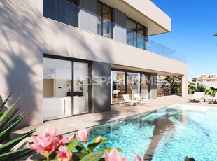 Casa Unifamiliar a un Paso del Mar en Torre de la Horadada