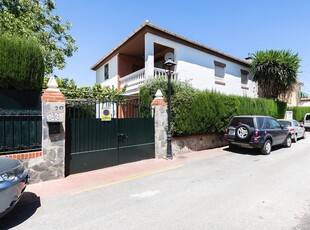 Chalet en venta en Ogíjares, Granada