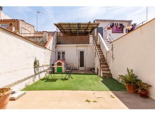 ESPAIOSA I VERSÀTIL CASA DE 3 HABITACIONS A PROP DEL CENTRE AMB 50M2 TERRASSA