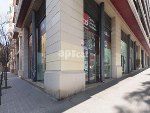 Local comercial en alquiler de 172 m2 , Les Corts, Barcelona