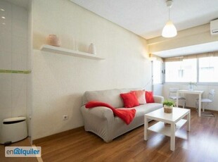 Luminoso apartamento de 1 dormitorio con aire acondicionado en alquiler en Salamanca