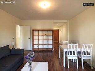 Moderno apartamento de 2 dormitorios con balcón en alquiler en Hortaleza