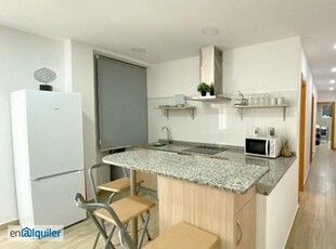 Moderno apartamento de 3 dormitorios en alquiler cerca de la playa en Poblats Marítims