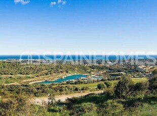 Terreno con vistas panorámicas al mar y al golf en Sotogrande Cádiz