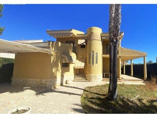 Villa de 220 m² con parcela de 800 m² a 250 m de la playa de Campoamor