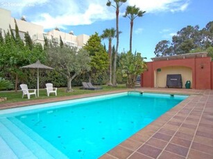 Villa mediterránea junto al mar con apartamento independiente en venta en Denia