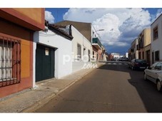 Casa en venta en Calle del Coronel Fernández Golfín en Almendralejo por 63.800 €