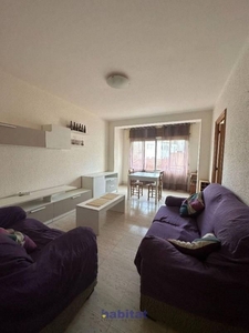 Alquiler de piso en Eixample de 4 habitaciones con terraza y muebles