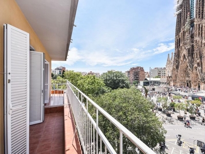 Apartamento piso con espectaculares vistas a la sagrada familia en Barcelona