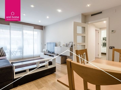 Ático con 3 habitaciones con ascensor, calefacción y aire acondicionado en Sant Feliu de Llobregat