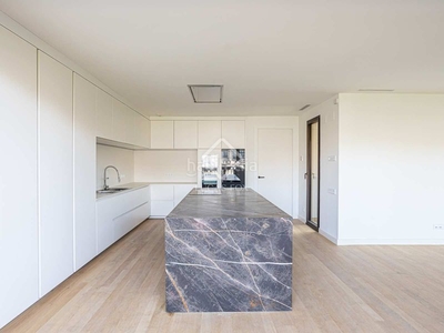 Ático de obra nueva de 5 dormitorios con 37m² terraza en venta en eixample derecho en Barcelona