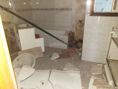 Casa adosada casa de pueblo en venta en calle san carlos, , valencia en Carcaixent