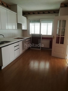 Casa adosada con 4 habitaciones con parking y piscina en Rozas de Madrid (Las)