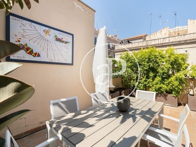 Casa adosada con terraza y ascensor en venta en gràcia en Barcelona