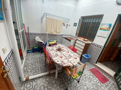 Casa ¿buscas una casa con 3 dormitorios, en buen estado y en Santiago de La Ribera? esta podría ser tu casa.
¿qué tiene?
3 dormitorios y 2 baños con buhardilla.
pero aún hay más: tiene aire acondicionado, ideal para el verano, armarios empotrados, trastero, en San Javier