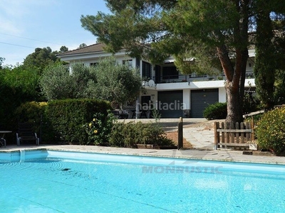 Casa +gran chalet de 412 m2 en venta con 3.798 m2 de jardin y piscina propia, 5 dormitorios, ocasión en Albiol (L´)