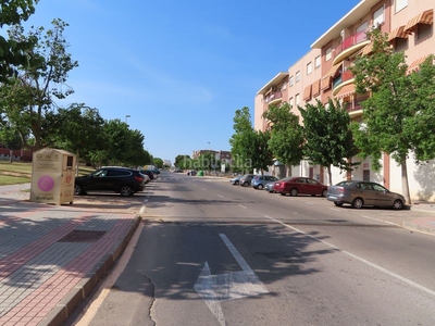 Casa pareada con 3 habitaciones con parking y aire acondicionado en Cartagena