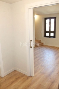 Dúplex con 2 habitaciones con ascensor, calefacción y aire acondicionado en Girona