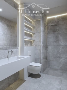 Dúplex piso en venta , con 91 m2, 2 habitaciones y 2 baños, ascensor, aire acondicionado y calefacción individual. en Barcelona