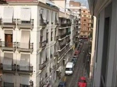 Piso con 3 habitaciones amueblado en El Carme Valencia