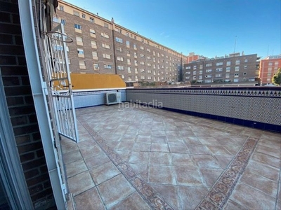 Piso con 3 habitaciones con ascensor, calefacción y aire acondicionado en Badalona