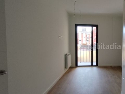 Piso con 3 habitaciones con ascensor, calefacción y aire acondicionado en Castelldefels