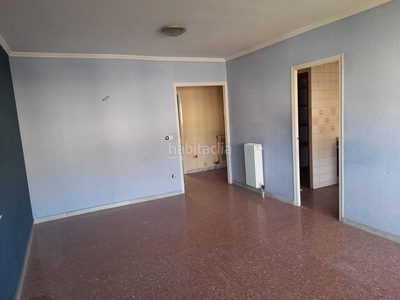 Piso con 3 habitaciones en Almenar