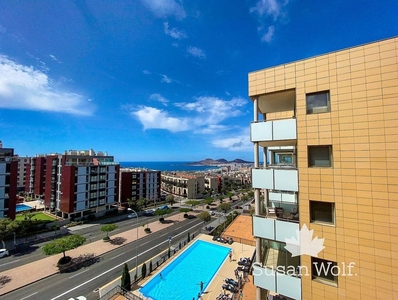 Piso en alquiler en La Feria de 2 habitaciones con terraza y piscina