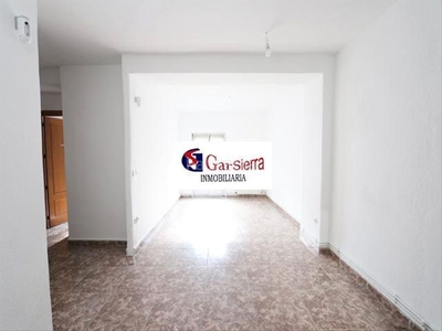Piso en calle de segovia 16 piso con 3 habitaciones con calefacción en Torrejón de Ardoz
