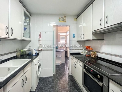 Piso en carrer del canigó piso con 4 habitaciones con ascensor, calefacción, aire acondicionado y vistas al mar en Vilanova i la Geltrú