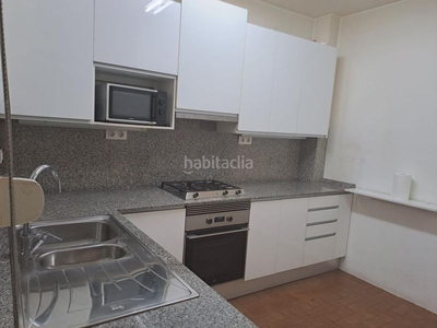 Piso en con 4 habitaciones muy bien ubicado en Esplugues de Llobregat