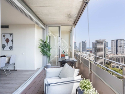Piso en excelentes condiciones de 2 dormitorios con 9m² terraza en venta en diagonal mar en Barcelona