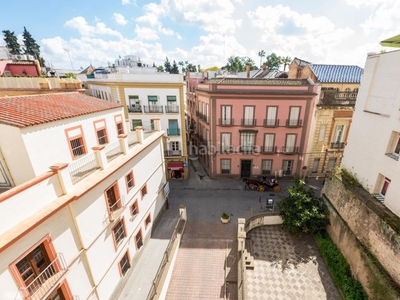 Piso en exclusivo edificio de lujo en puerta jerez en Sevilla