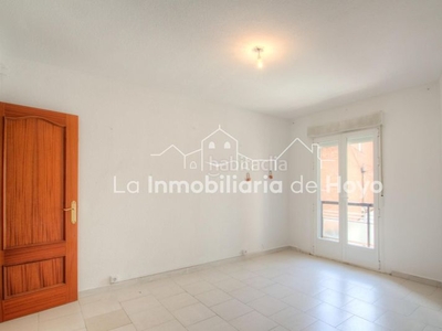 Piso en venta 3 hab ,1 baño, patio y terraza. en Colmenar Viejo