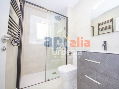 Piso en venta , con 71 m2 y 3 habitaciones y 1 baños. en Mataró