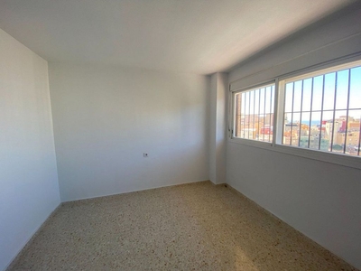 Piso en venta en Ceuta de 2 habitaciones con garaje y ascensor