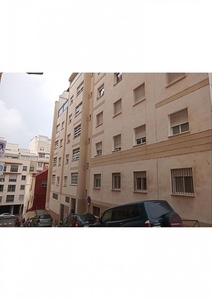 Piso en venta en Ceuta de 2 habitaciones con terraza y ascensor