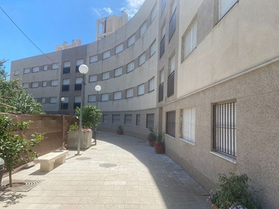 Piso en venta en Ceuta de 4 habitaciones con garaje y ascensor