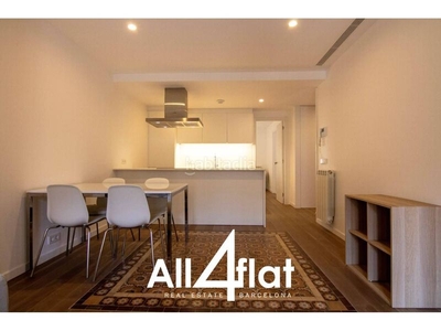 Piso poble sec , espectacular piso de 2 habitaciones, 2 baños, totalmente equipado y amueblado en Barcelona